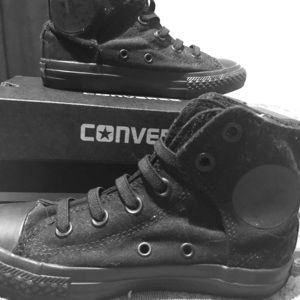 Jr Converse “No Time To Lace Up” collection